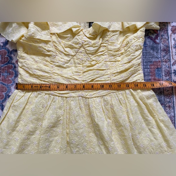 AQUA V-Neck Ruffled Eyelet Mini Dress Women's Large Yellow Short Flutter Sleeve - Picture 4 of 15